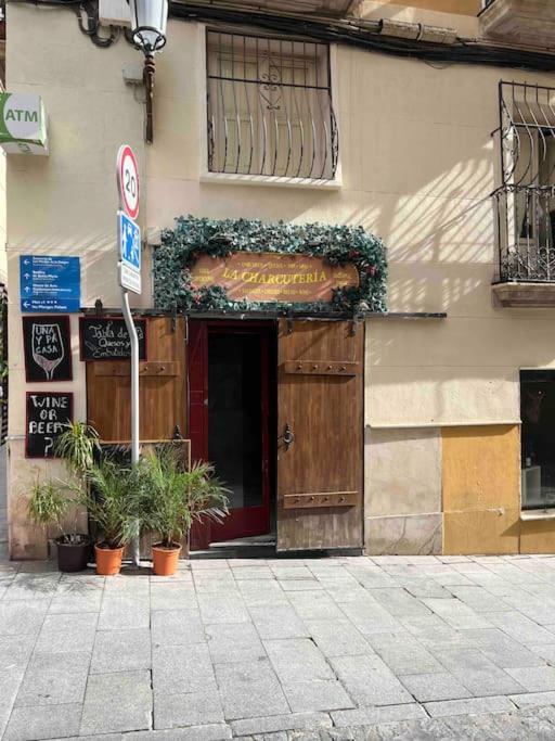 Charming & Spacious Apartment In Historic Centre & Short Walk To Beach Alicante Exterior foto