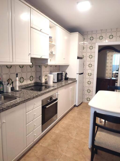 Charming & Spacious Apartment In Historic Centre & Short Walk To Beach Alicante Exterior foto